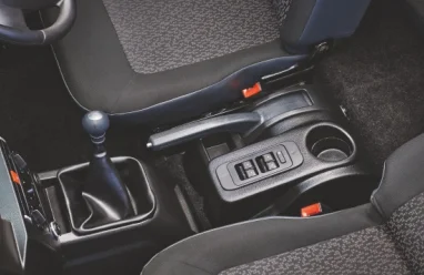 Attractive center console, power windows, central locking and bottle holder